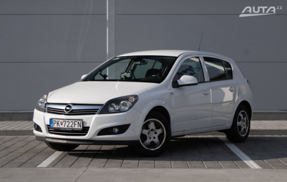 Opel Astra 1.6 ecoFLEX, 85kW, M5 / AJ NA SPLÁTKY / PROTIÚČET / 2013 - hlavní pohled
