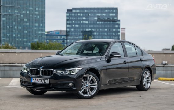 BMW Rad 3 320I 2017 RWD AT/8 135kW / AJ NA SPLÁTKY / PROTIÚČET