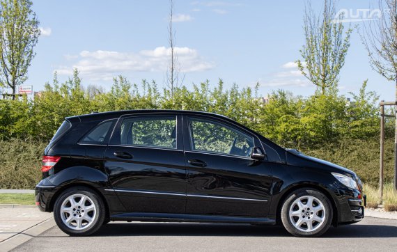 Mercedes-Benz B trieda 180 CDI 2009 CVT/1 80kW / AJ NA SPLÁTKY / PROTIÚČET 2009 černá