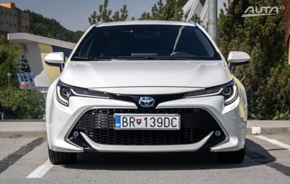 Toyota Corolla Combi TS 1.8 Hybrid e-CVT Executive, 72kW / AJ NA SPLÁTKY / PROTIÚČET / 2020 bílá