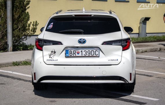 Toyota Corolla Combi TS 1.8 Hybrid e-CVT Executive, 72kW / AJ NA SPLÁTKY / PROTIÚČET / 2020 bílá