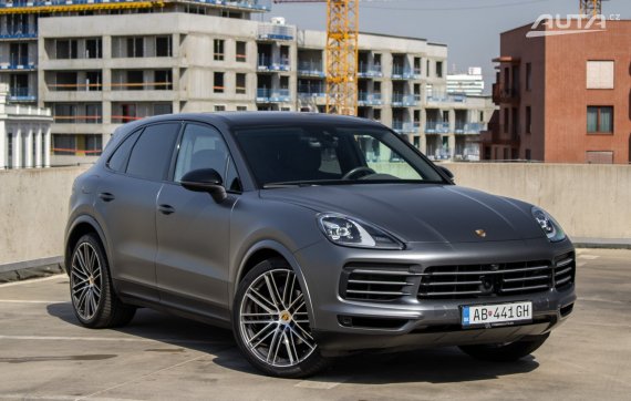 Porsche Cayenne 4x4 / 250kW / A8 / ZÁRUKA / AJ NA SPLÁTKY / PROTIÚČET 2018 šedá