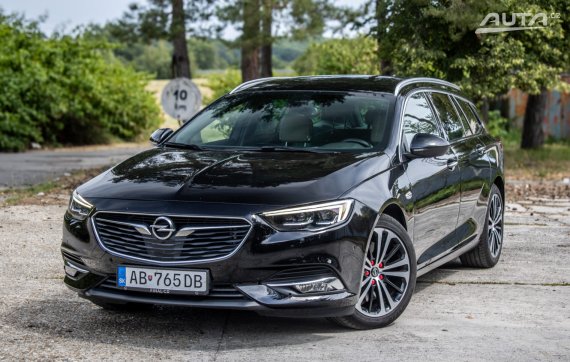 Opel Insignia ST 2.0 Turbo 191kW AT/8 AWD / AJ NA SPLÁTKY / PROTIÚČET 2018 - hlavní pohled