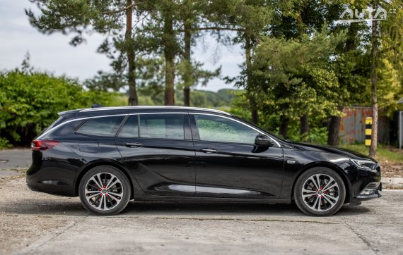 Opel Insignia ST 2.0 Turbo 191kW AT/8 AWD / AJ NA SPLÁTKY / PROTIÚČET 2018 černá