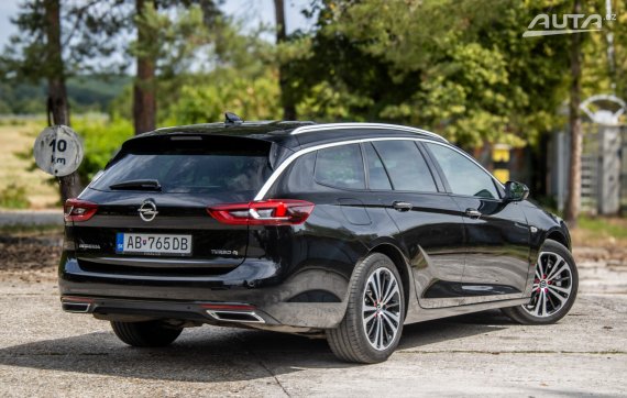 Opel Insignia ST 2.0 Turbo 191kW AT/8 AWD / AJ NA SPLÁTKY / PROTIÚČET 2018 černá