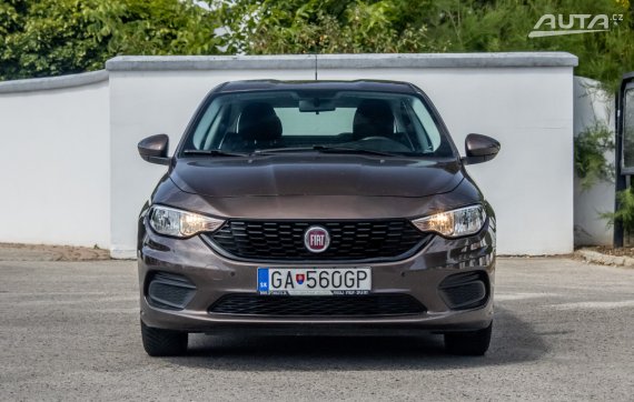 Fiat Tipo 1.3 MT/5 70kW FWD / AJ NA SPLÁTKY / PROTIÚČET 2016 hnědá