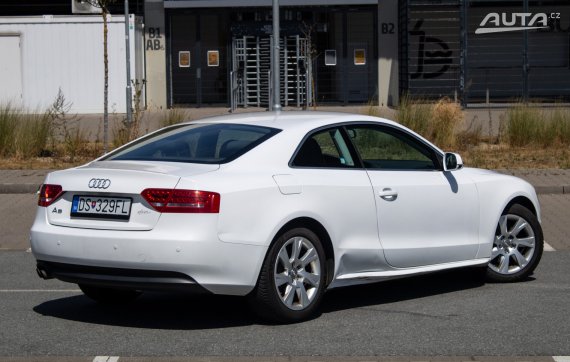 Audi A5 2.0 TDI / 125kW / M6 / ZÁRUKA / AJ NA SPLÁTKY / PROTIÚČET 2011 bílá