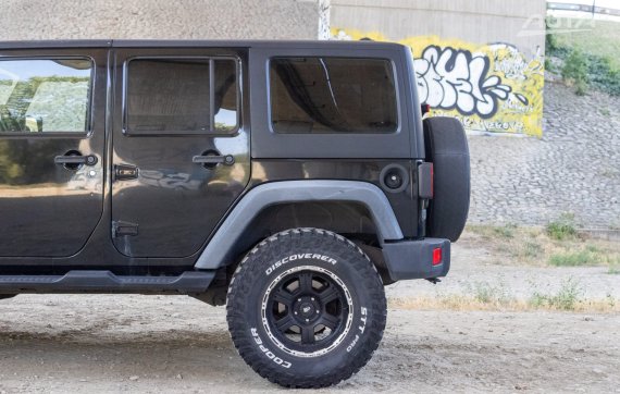 Jeep Wrangler 2.8 CRD Unlimited AT na 35" / Aj na splátky a protiúčet / 2011 černá