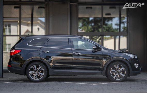 Hyundai Grand Santa Fe 145kW AT/6 4x4 - 7 Miest / AJ NA SPLÁTKY / PROTIÚČET 2015 černá