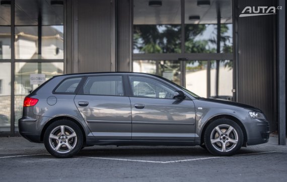 Audi A3 Sportback 2.0 TDI Attraction 103kW 2009 MT/6 FWD / AJ NA SPLÁTKY / PROTIÚČET 2009 šedá