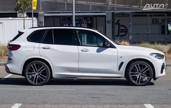 BMW X5 xDrive30d A/T 195kW (2020) / AJ NA SPLÁTKY / PROTIÚČET / 2020 bílá