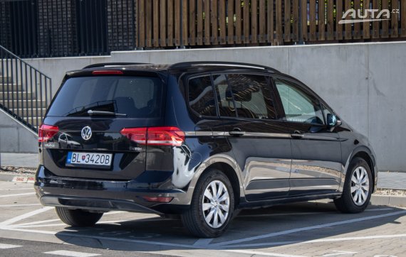 Volkswagen Touran 1.6 TDI Comfortline DSG / 81kW / A6 / ZÁRUKA / AJ NA SPLÁTKY / PROTIÚČET 2016 černá