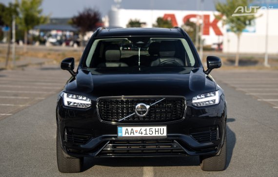 Volvo XC90 T8 Ultra Black Edition AWD / 228kW / A8 / ZÁRUKA / AJ NA SPLÁTKY / PROTIÚČET 2024 černá