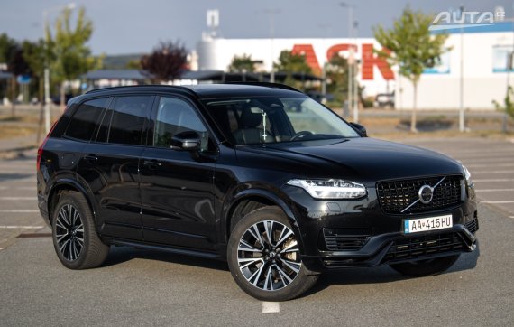 Volvo XC90 T8 Ultra Black Edition AWD / 228kW / A8 / ZÁRUKA / AJ NA SPLÁTKY / PROTIÚČET 2024 černá