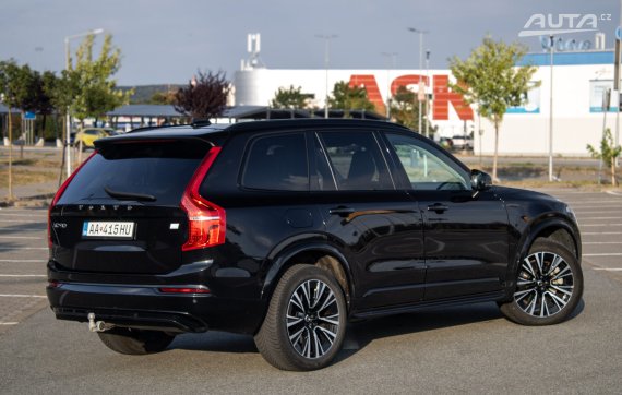 Volvo XC90 T8 Ultra Black Edition AWD / 228kW / A8 / ZÁRUKA / AJ NA SPLÁTKY / PROTIÚČET 2024 černá