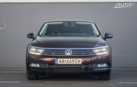 Volkswagen Passat B8 2017 AT/6 110kW FWD / AJ NA SPLÁTKY / PROTIÚČET 2017 červená