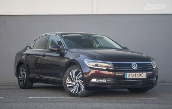 Volkswagen Passat B8 2017 AT/6 110kW FWD / AJ NA SPLÁTKY / PROTIÚČET 2017 červená