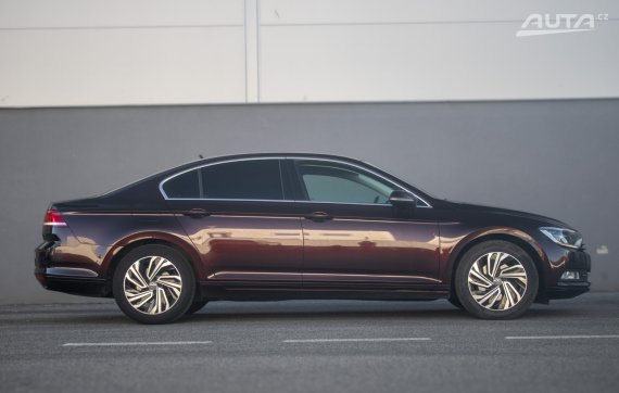 Volkswagen Passat B8 2017 AT/6 110kW FWD / AJ NA SPLÁTKY / PROTIÚČET 2017 červená