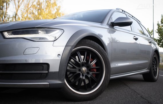 Audi A6 Allroad 3.0 TDI 2015 šedá