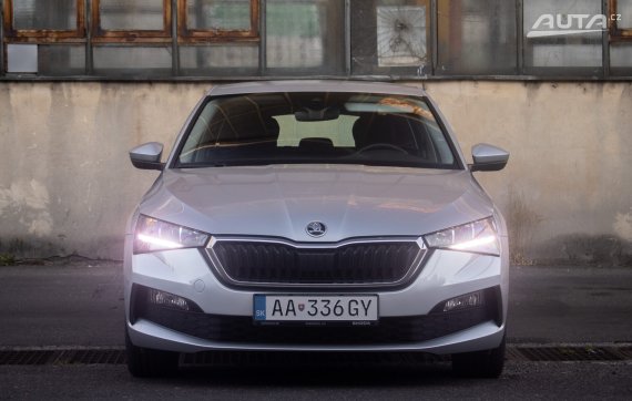 Škoda Scala 1.0 TSI Ambition / 81kW / M6 / ZÁRUKA / AJ NA SPLÁTKY / PROTIÚČET 2024 stříbrná metalíza
