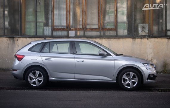 Škoda Scala 1.0 TSI Ambition / 81kW / M6 / ZÁRUKA / AJ NA SPLÁTKY / PROTIÚČET 2024 stříbrná metalíza