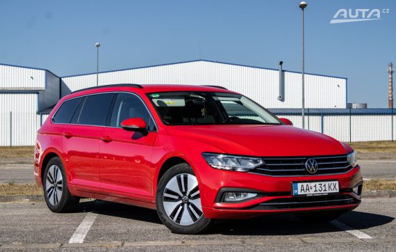 Volkswagen Passat Variant 2.0 TDI / 130kW / 2021 červená