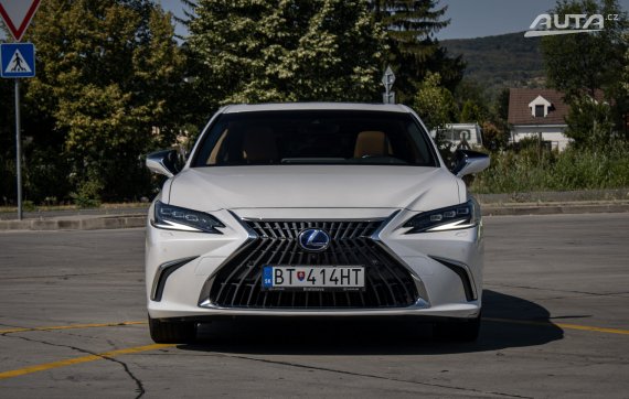 Lexus ES 300H Luxury CVT/1 131kW Hybrid / AJ NA SPLÁTKY / PROTIÚČET 2023 bílá