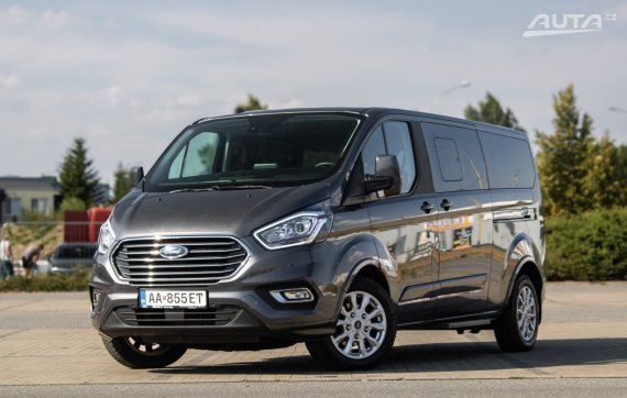 Ford Tourneo Custom 2.0 TDCi Titanium / 125kW / A6 / ZÁRUKA / AJ NA SPLÁTKY / PROTIÚČET 2023 - hlavní pohled