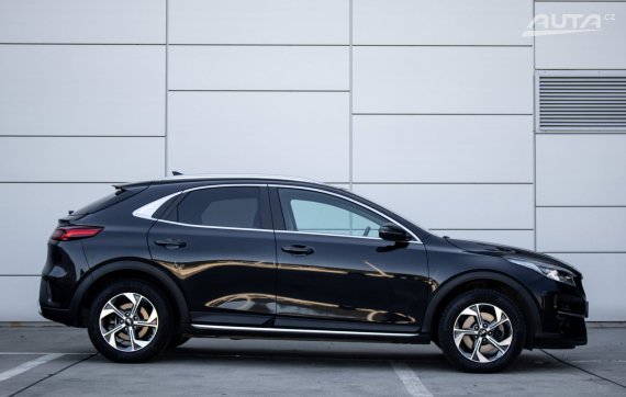 Kia XCeed 1.6 CRDi Gold / 100kW / A7 / ZÁRUKA / AJ NA SPLÁTKY / PROTIÚČET 2021 černá