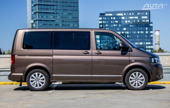 Volkswagen Multivan T5 2.0 TDi Highline MT/6 132kW - 7 Miest / AJ NA SPLÁTKY / PROTIÚČET 2011 hnědá