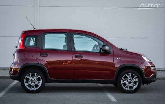Fiat Panda 0.9 TwinAir Turbo 4x4, 62,5 kW, M6, 5d. / AJ NA SPLÁTKY / PROTIÚČET / 2015 červená