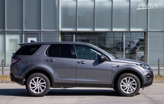 Land Rover Discovery Sport 2.0D TD4 AWD / 7 miest / 132kW / A9 / ZÁRUKA / AJ NA SPLÁTKY / PROTIÚČET 2019 šedá