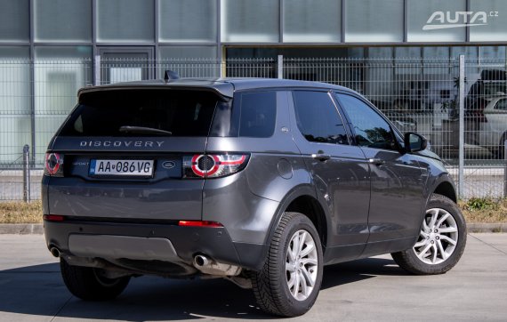 Land Rover Discovery Sport 2.0D TD4 AWD / 7 miest / 132kW / A9 / ZÁRUKA / AJ NA SPLÁTKY / PROTIÚČET 2019 šedá