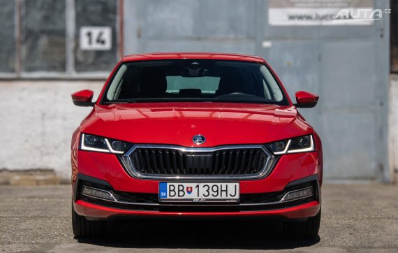 Škoda Octavia 1.5 TSI Style / 110kW / M6 / ZÁRUKA / AJ NA SPLÁTKY / PROTIÚČET 2021 červená