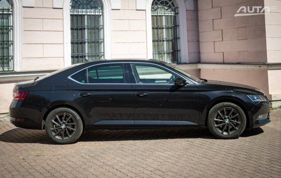 Škoda Superb 2.0 TDI Style DSG / 110kW / A6 / ZÁRUKA / AJ NA SPLÁTKY / PROTIÚČET 2018 černá
