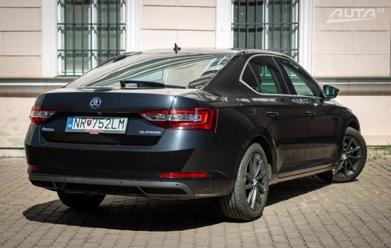 Škoda Superb 2.0 TDI Style DSG / 110kW / A6 / ZÁRUKA / AJ NA SPLÁTKY / PROTIÚČET 2018 černá