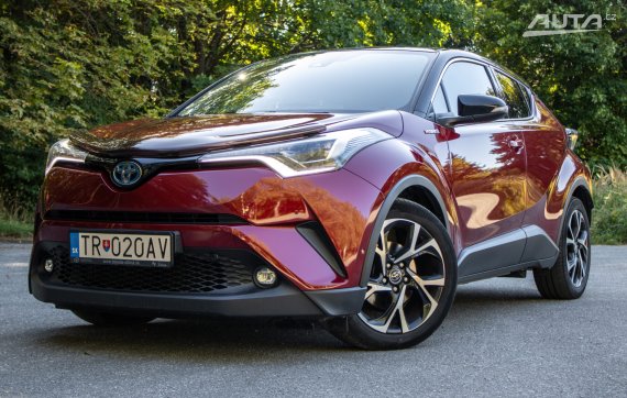 Toyota C-HR 1.8 Hybrid Selection / 72kW / CVT / ZÁRUKA / AJ NA SPLÁTKY / PROTIÚČET 2018 - hlavní pohled