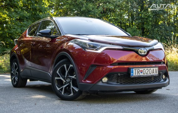 Toyota C-HR 1.8 Hybrid Selection / 72kW / CVT / ZÁRUKA / AJ NA SPLÁTKY / PROTIÚČET 2018 červená