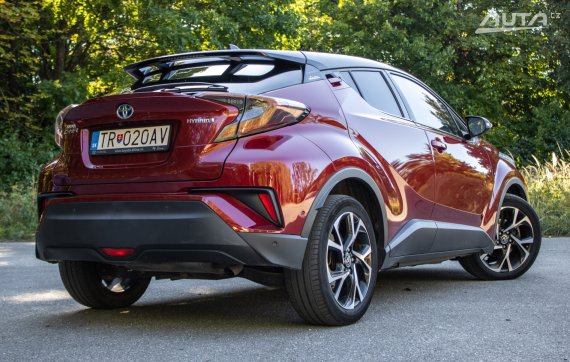 Toyota C-HR 1.8 Hybrid Selection / 72kW / CVT / ZÁRUKA / AJ NA SPLÁTKY / PROTIÚČET 2018 červená