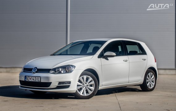 Volkswagen Golf 1.6 TDI MT/5 81kW 2016 / AJ NA SPLÁTKY / PROTIÚČET 2016 - hlavní pohled