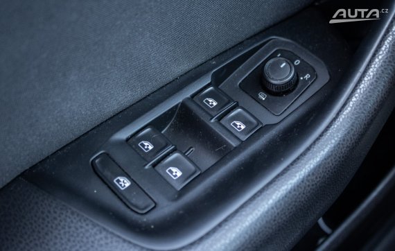 Volkswagen Passat Variant 2.0 TDI / 130kW / 2021 červená