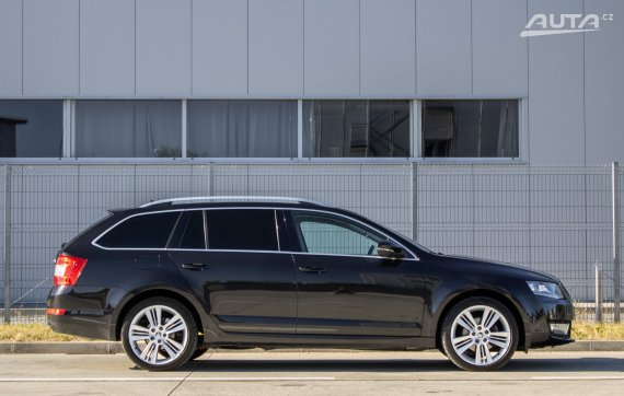 Škoda Octavia Combi 2.0 TDI Elegance / Exclusive / 110kW / M6 / ZÁRUKA / AJ NA SPLÁTKY / PROTIÚČET 2015 černá
