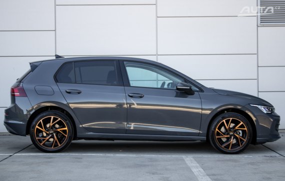 Volkswagen Golf 1.5 eTSI eHybrid Limited DSG / 110kW / A6 / ZÁRUKA / AJ NA SPLÁTKY / PROTIÚČET 2025 šedá