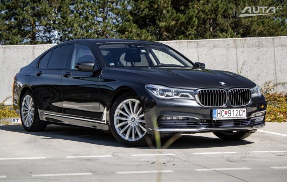 BMW Rad 7 740Ld xDrive G12 / 235kW / A8 / ZÁRUKA / AJ NA SPLÁTKY / PROTIÚČET 2017 šedá