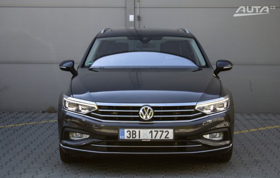 Volkswagen Passat 2.0 TDI DSG / 110kW / A7 2020 šedá