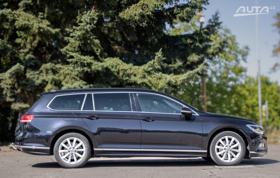 Volkswagen Passat 2.0 TDI DSG R-Line / 110kW / A7 2018 černá