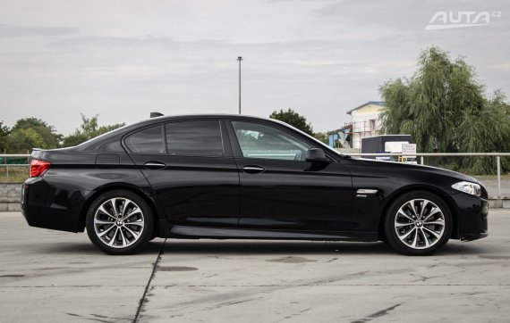 BMW Rad 5 530d xDrive F10 A/T, 190kW, A8 / AJ NA SPLÁTKY / PROTIÚČET / 2011 černá
