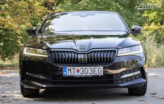 Škoda Superb 2.0 TDI 4x4 Sportline DSG, 140kW, A7 / AJ NA SPLÁTKY / PROTIÚČET / 2019 černá