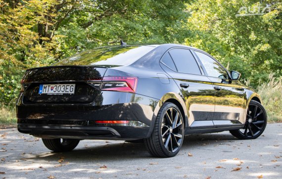 Škoda Superb 2.0 TDI 4x4 Sportline DSG, 140kW, A7 / AJ NA SPLÁTKY / PROTIÚČET / 2019 černá