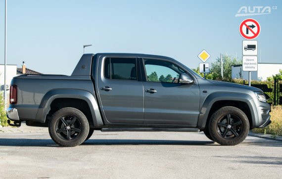 Volkswagen Amarok 3.0 V6 TDI BMT Aventura 4x4 A/T, 190kW (2019) / AJ NA SPLÁTKY / PROTIÚČET / 2019 šedá